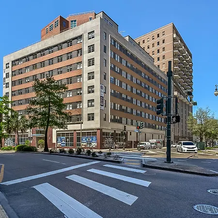 Aparthotel Spacious 4br Luxury Steps To French Quarter