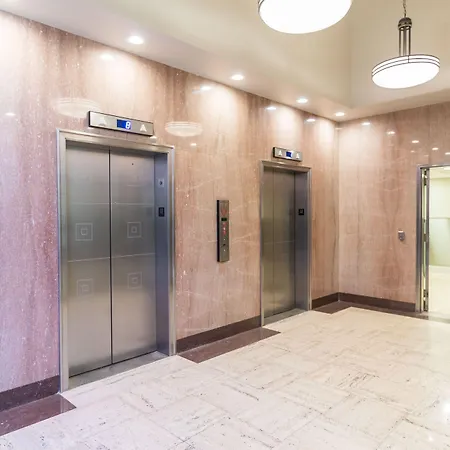 Spacious 4br Luxury Steps To French Quarter 4*