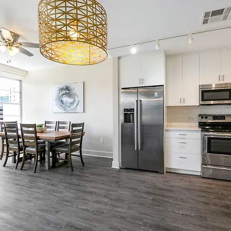 Spacious 4br Luxury Steps To French Quarter