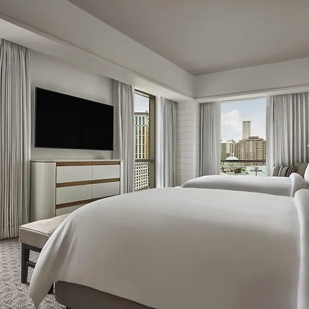 Four Seasons 5*
