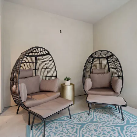 The Eleanor Hotel