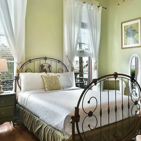 The Mansion On Royal 3*