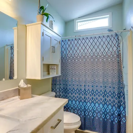 Holiday home Family W/ Fenced Backyard In New Orleans!