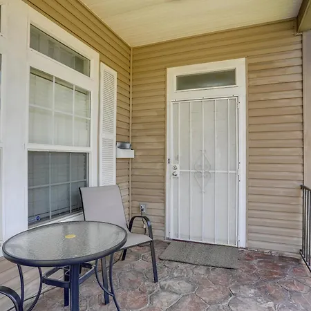 Family W/ Fenced Backyard In New Orleans! Holiday home