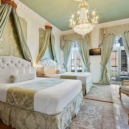 French Quarter Mansion New Orleans