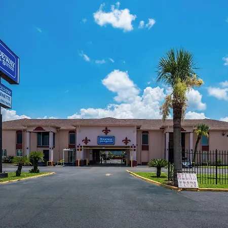 Hotel Relax Inn & Suites
