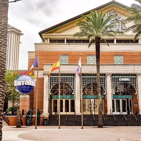 Plaza Downtown Hotel