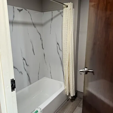 Nola & Hotel 4*