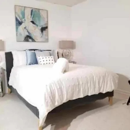 9br-sleeps 19. Amazing Deal!! 4*