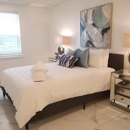 7br- Sleeps 15! Celebrity Villa! Great Rates!!