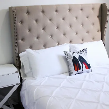 Hotel 9br-sleeps 19. Amazing Deal!!