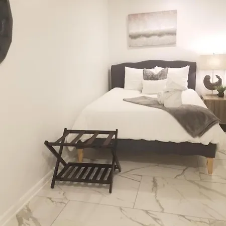 7br- Sleeps 15! Celebrity Villa! Great Rates!!