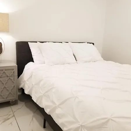 Hotel 9br-sleeps 19. Amazing Deal!! 4*