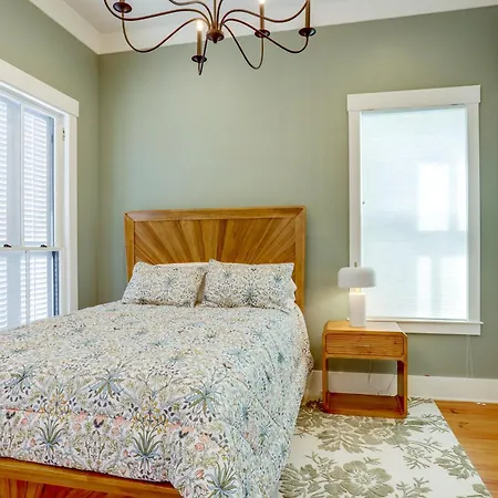 Southern Colonial Escape W/ Pool In Nola!
