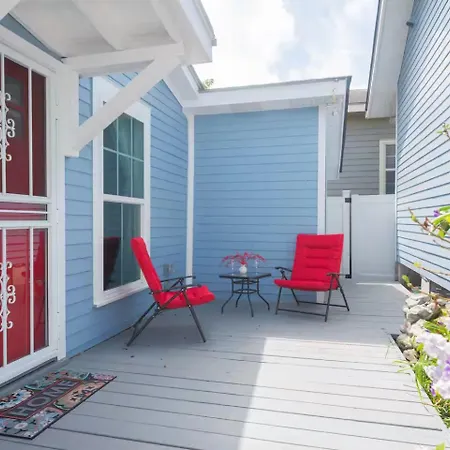 Furnished Uptown 1 Bed Close To Hospitals, Universities & French Quarter Mardis Gras *