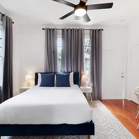 Spacious And Elegant Family In Mid-city