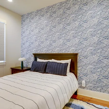 Holiday home Southern Colonial Escape W/ Pool In Nola!