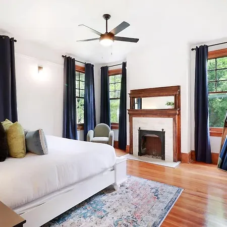 Spacious And Elegant Family In Mid-city *