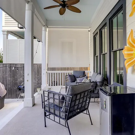Holiday home Southern Colonial Escape W/ Pool In Nola! *