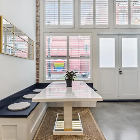 Exquisite Flat In Arts District * New Orleans