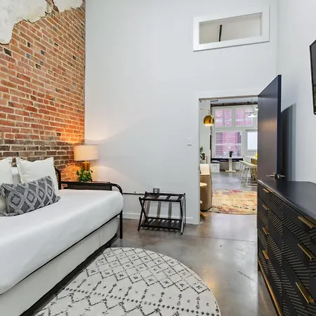 Exquisite Flat In Arts District