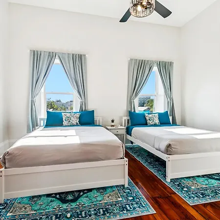 Apartment Stylish & Spacious In *