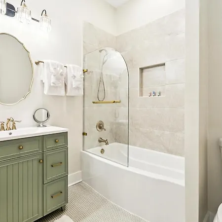 Stylish & Spacious In *