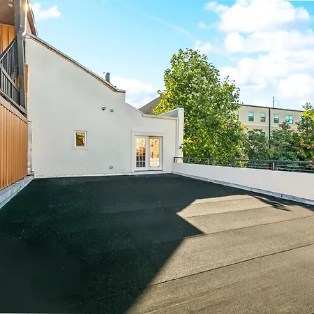 Apartment Stylish & Spacious In