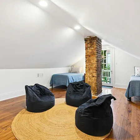 Holiday home The Marigny Retreat *