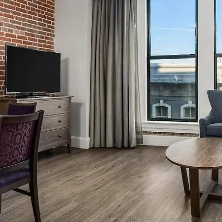 Cute And Cozy Centrally Located Unit * New Orleans