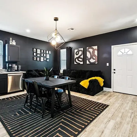 Luxury 5br Designer And Stylish Nola Getaway Apartment *