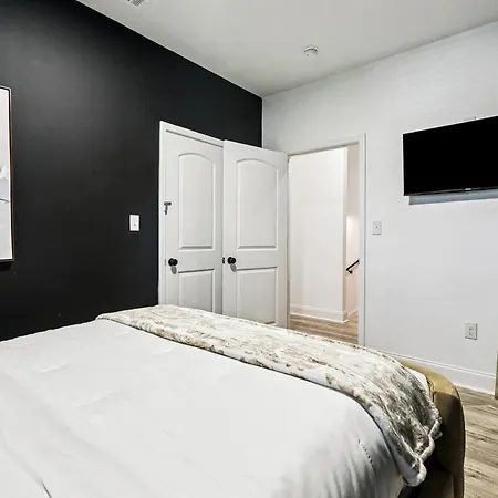 Luxury 5br Designer And Stylish Nola Getaway Apartment New Orleans