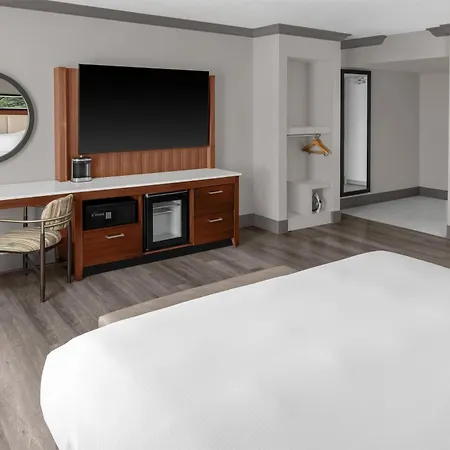 Doubletree By Hilton New Orleans