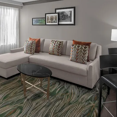 Doubletree By Hilton Hotel New Orleans