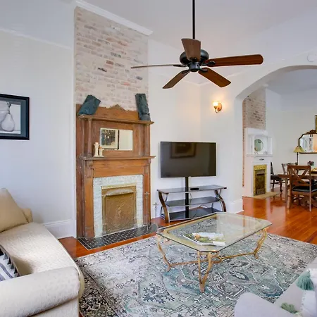 Historic Nola Gem: 3-bed Shotgun-style Home! Holiday home
