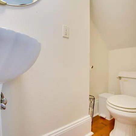 Historic Nola Gem: 3-bed Shotgun-style Home!