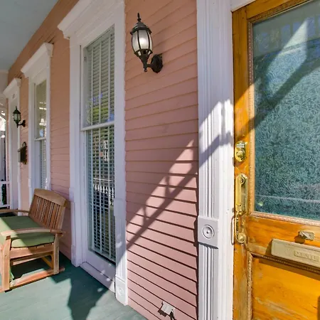 Holiday home Historic Nola Gem: 3-bed Shotgun-style Home!