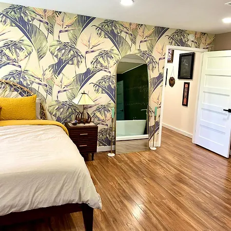 The Railyard Nola - Adult Only, Clothing Optional Pool Bed & Breakfast