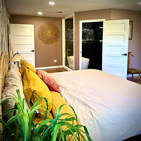 Bed & Breakfast The Railyard Nola - Adult Only, Clothing Optional Pool *