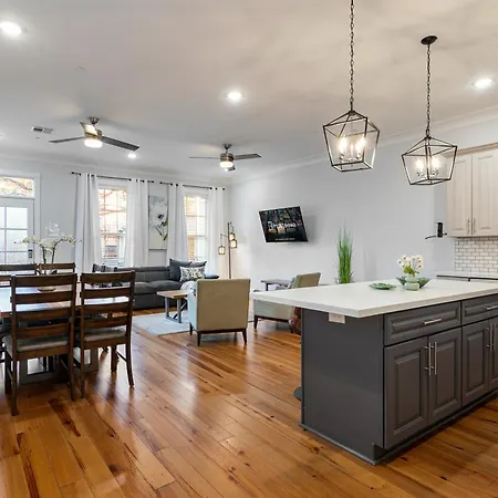 Apartment Stunning 4br-5br Near French Quarter Homes By Hosteeva New Orleans