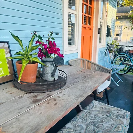 Charming Creole Near French Quarter