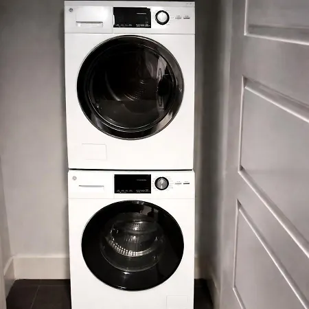 Drop Your Bags In Your 2 Bdrm, 2 Full Bath In French Quarters Prime Location Apartment New Orleans