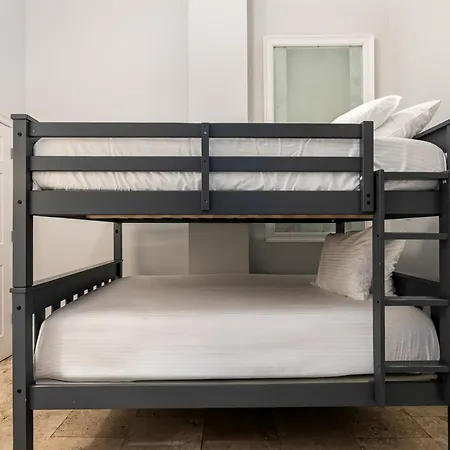 Apartment Hosteeva Modern Near Magazine St & Close To Fq