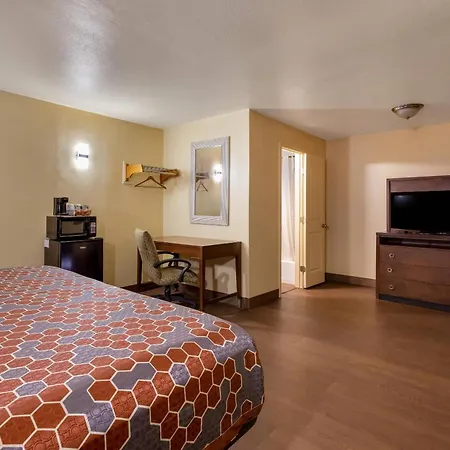 Relax Inn & Suites