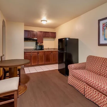 Hotel Relax Inn & Suites *
