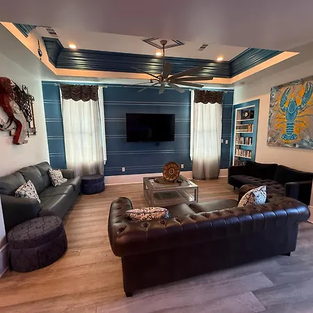 Hotel Blue Crawfish Boutique & Pool Bar 5*
