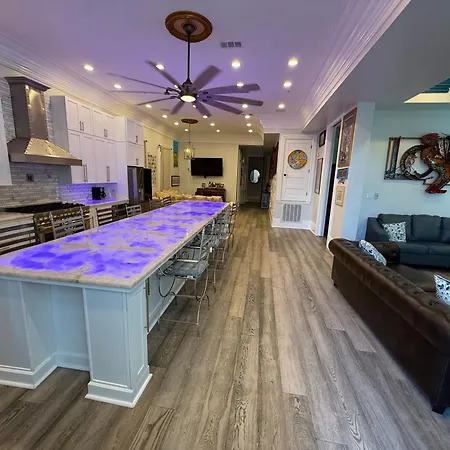 Hotel Blue Crawfish Boutique & Pool Bar New Orleans