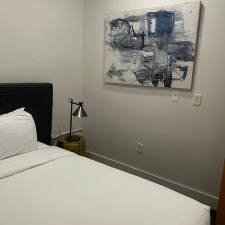 The Gregory 402 Hotel *