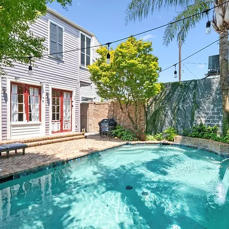 Bright W Heated Pool & Pool Table 5br 4ba Villa New Orleans