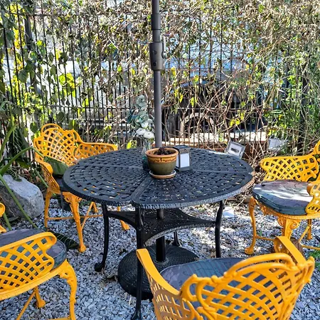 Bright W Gardens & Bayou-style Porch * New Orleans